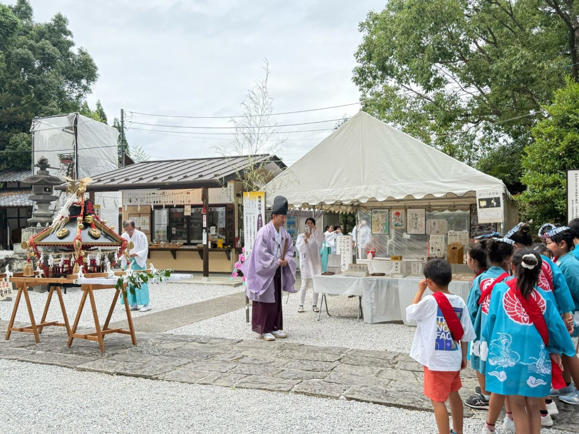 上之雷電神社 例大祭 御神輿の渡御と神職 熊谷 大雷講
